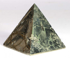 Pyrit Pyramide Nr. 466